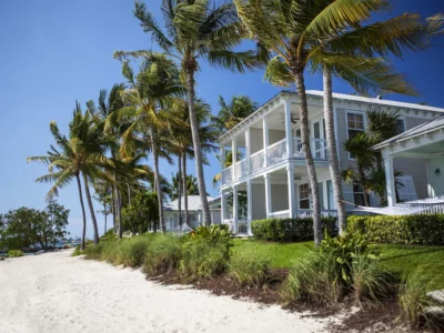 front view of the villas in Sunset Key Cottages
