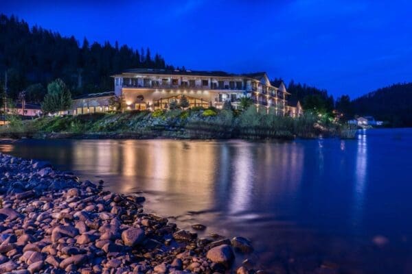 Best Western Lodge At River’s Edge
