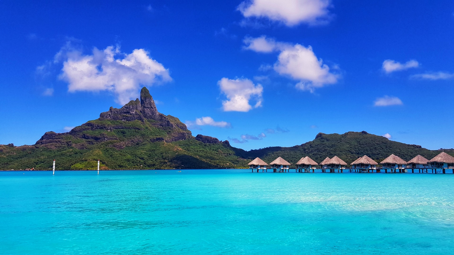 Bora Bora vs Maldives – Which Destination is Best?
